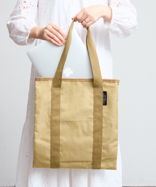 COMMON WARE(コモンウェアー)の「EM : A4 超軽量205g ノートパソコン ラップトップが入るバッグ キャリン仕切りトート(トートバッグ・レディース・ブラック/カーキ/ベージュ・FREE)」の1枚目の写真