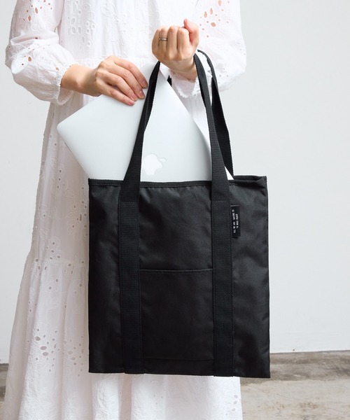 COMMON WARE(コモンウェアー)の「EM : A4 超軽量205g ノートパソコン ラップトップが入るバッグ キャリン仕切りトート(トートバッグ・レディース・ブラック/カーキ/ベージュ・FREE)」の2枚目の写真