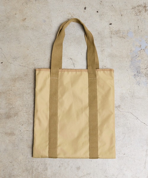 COMMON WARE(コモンウェアー)の「EM : A4 超軽量205g ノートパソコン ラップトップが入るバッグ キャリン仕切りトート(トートバッグ・レディース・ブラック/カーキ/ベージュ・FREE)」の7枚目の写真