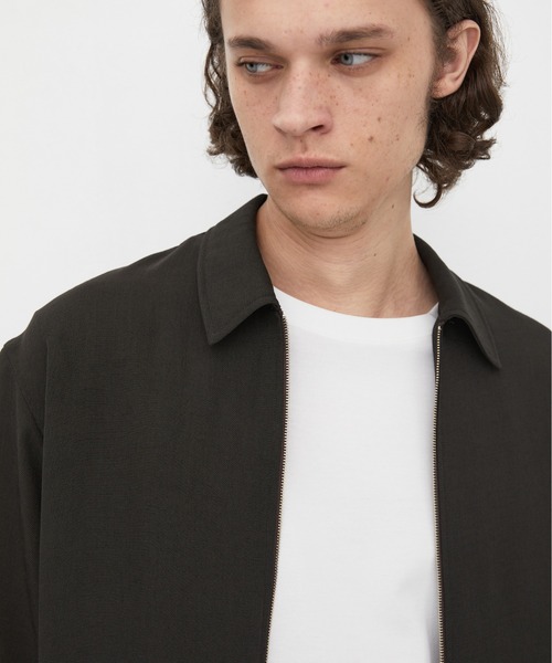 UNITED TOKYO（ユナイテッドトウキョウ）の「MODERN SILK LINEN ショートスリーブブルゾン（ブルゾン・メンズ・オリーブ/ブラック・2/1）」の2枚目の写真