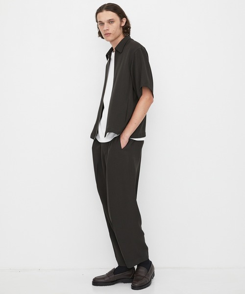 UNITED TOKYO（ユナイテッドトウキョウ）の「MODERN SILK LINEN ショートスリーブブルゾン（ブルゾン・メンズ・オリーブ/ブラック・2/1）」の7枚目の写真
