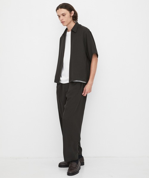UNITED TOKYO（ユナイテッドトウキョウ）の「MODERN SILK LINEN ショートスリーブブルゾン（ブルゾン・メンズ・オリーブ/ブラック・2/1）」の8枚目の写真