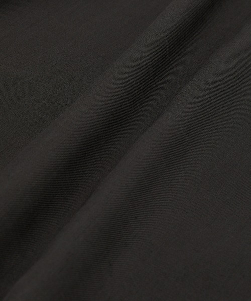 UNITED TOKYO（ユナイテッドトウキョウ）の「MODERN SILK LINEN ショートスリーブブルゾン（ブルゾン・メンズ・オリーブ/ブラック・2/1）」の5枚目の写真