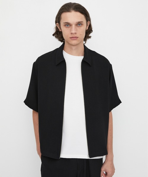 UNITED TOKYO（ユナイテッドトウキョウ）の「MODERN SILK LINEN ショートスリーブブルゾン（ブルゾン・メンズ・オリーブ/ブラック・2/1）」の9枚目の写真