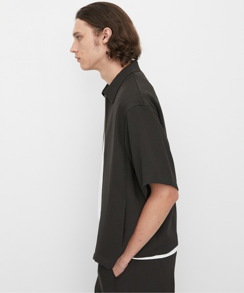 UNITED TOKYO（ユナイテッドトウキョウ）の「MODERN SILK LINEN ショートスリーブブルゾン（ブルゾン・メンズ・オリーブ/ブラック・2/1）」の13枚目の写真