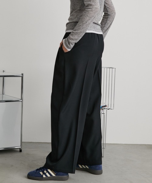Auntie Rosa Holiday(アンティローザホリデー)の「ツータックワイドスラックスパンツ / セットアップ対応 / サイズ展開あり(スラックス・レディース・ネイビー/ブラウン/グレー/ブラック/ベージュ・SMALL/MEDIUM)」の10枚目の写真