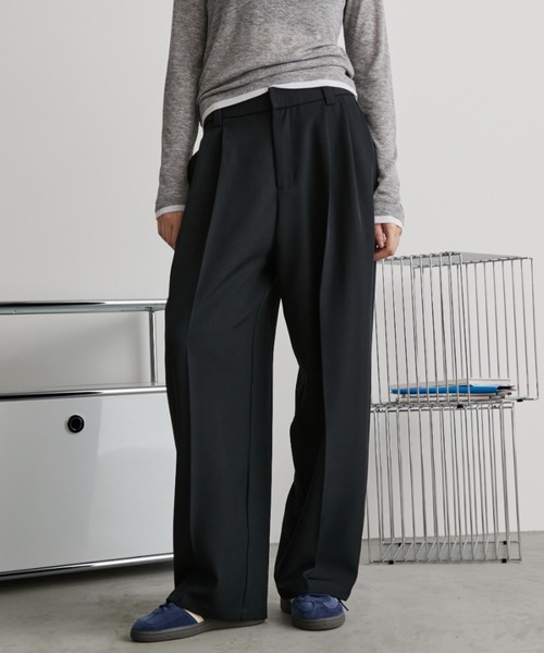 Auntie Rosa Holiday(アンティローザホリデー)の「ツータックワイドスラックスパンツ / セットアップ対応 / サイズ展開あり(スラックス・レディース・ネイビー/ブラウン/グレー/ブラック/ベージュ・SMALL/MEDIUM)」の8枚目の写真