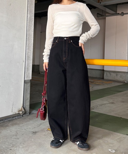 ISOOK（アイスー）の「コクーンデニムパンツ / バレルパンツ ジーンズ ジーパン ハイウエスト ブラック ダークブラック ブルー 青 黒 ZOZOTOWN限定（デニムパンツ・レディース・ブルー/ダークブラック/ブラック・マルチサイズ）」の3枚目の写真