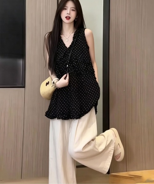 gossip!ロサンゼルス(ゴシップロサンゼルス)の「【サイズあり体型カバー】Vネックゆったりフリルドットノースリーブキャミワンピ風トップス(キャミソール・レディース・ブラック/ホワイト・L/M/XL/S)」の8枚目の写真