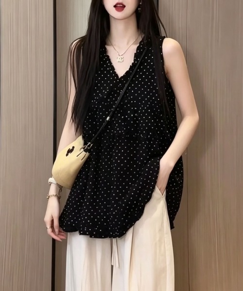 gossip!ロサンゼルス(ゴシップロサンゼルス)の「【サイズあり体型カバー】Vネックゆったりフリルドットノースリーブキャミワンピ風トップス(キャミソール・レディース・ブラック/ホワイト・L/M/XL/S)」の5枚目の写真