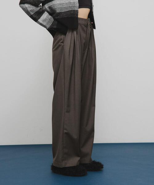 KBF（ケイビーエフ）の「タックデザインスラックス（その他パンツ・レディース・ブラック/ブラウン系その他/グレー・36/38）」の20枚目の写真