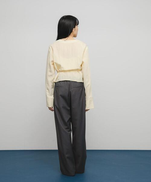 KBF（ケイビーエフ）の「タックデザインスラックス（その他パンツ・レディース・ブラック/ブラウン系その他/グレー・36/38）」の14枚目の写真