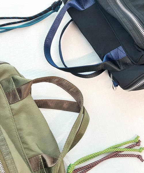 Casselini(キャセリーニ)の「ミリタリーチャームボストン(ボストンバッグ・レディース・ブラック/オリーブ・ONE SIZE)」の9枚目の写真