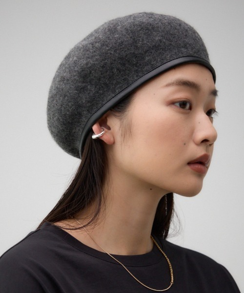 AZUL by moussy（アズールバイマウジー）の「バスクベレー（ハンチング/ベレー帽・レディース・ブラック/グレー・FREE）」の2枚目の写真