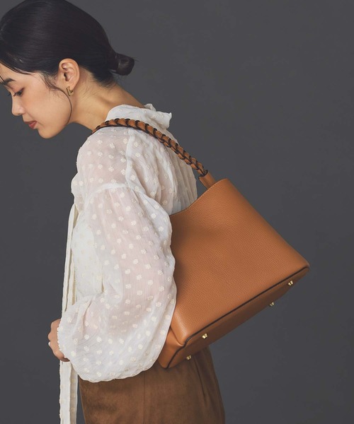 MARCO BIANCHINI（マルコビアンチーニ）の「ＭＡＲＣＯネジリハンドル（ショルダーバッグ・レディース・キャメル・FREE）」の2枚目の写真