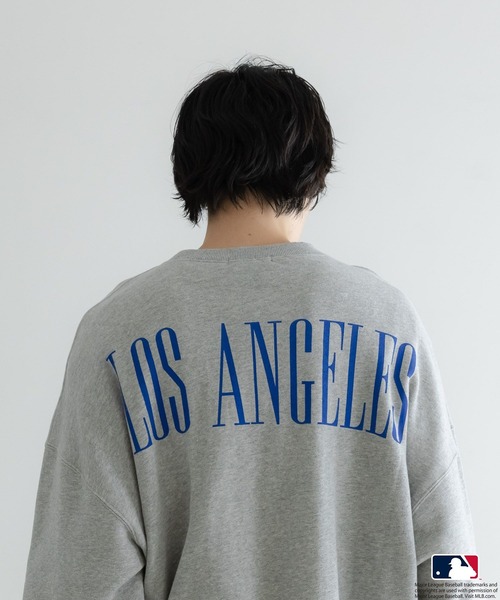 LOWRYS FARM（ローリーズファーム）の「【LFM(U)】ＭＬＢロゴスウェットクルー　 579330（スウェット・メンズ・ネイビー/ブラウン/グレー系その他2/グレー系その他3・MEDIUM/LARGE）」の2枚目の写真
