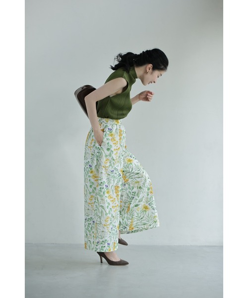 cawaii(カワイイ)の「さらりと快適な穿き心地。花々の美しさ広がるワイドパンツ(その他パンツ・レディース・ホワイト・L~LL/S~M)」の19枚目の写真