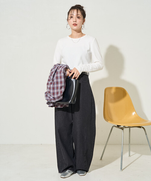 FREAK'S STORE（フリークスストア）の「限定展開　ヘビーウェイト ロングスリーブ Tシャツ（Tシャツ/カットソー・レディース・オフホワイト/ブラック/ブラウン/ワイン/ネイビー・MEDIUM/SMALL/LARGE）」の7枚目の写真