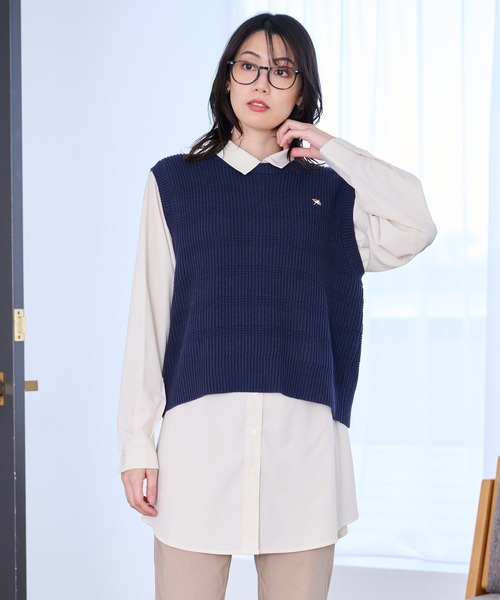 Arnold Palmer(アーノルドパーマー)の「ニットベスト + シャツチュニック レイヤードセット(アンサンブル・レディース・グレー/アイボリー/ネイビー・L/M/S)」の1枚目の写真