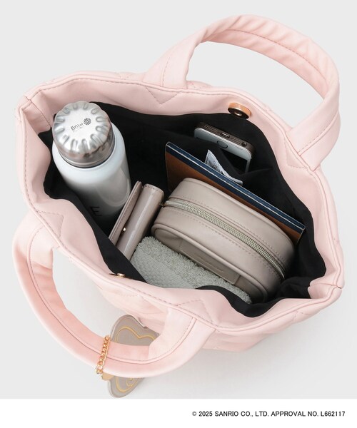 sanrio（サンリオ）の「【マイメロディ】キルティングミドルトートバッグ（トートバッグ・レディース・ブラック/アイボリー/ピンク系9・00）」の11枚目の写真