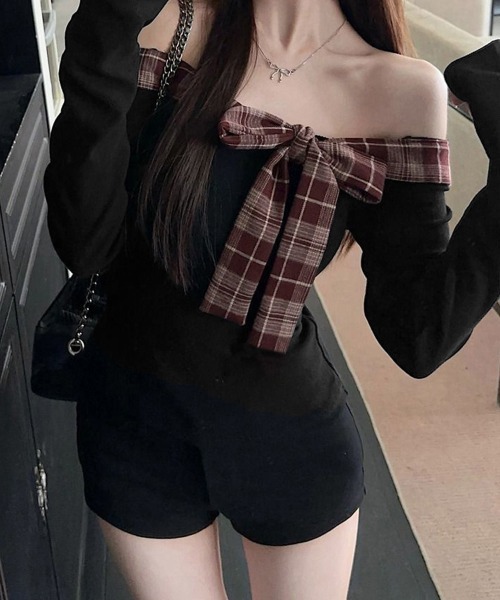 Miniministore(ミニミニストア)の「オフショルダー長袖Tシャツチェックリボン(Tシャツ/カットソー・レディース・グレイッシュベージュ/ブラック・FREE)」の3枚目の写真