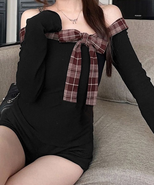Miniministore(ミニミニストア)の「オフショルダー長袖Tシャツチェックリボン(Tシャツ/カットソー・レディース・グレイッシュベージュ/ブラック・FREE)」の12枚目の写真