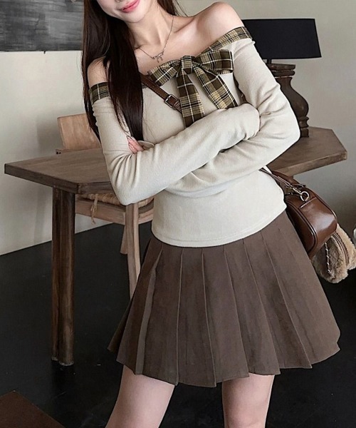 Miniministore(ミニミニストア)の「オフショルダー長袖Tシャツチェックリボン(Tシャツ/カットソー・レディース・グレイッシュベージュ/ブラック・FREE)」の15枚目の写真