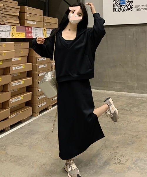 LETee(レティー)の「ホルターネックワンピース&Vプルオーバーセットアップ(セットアップ・レディース・ベージュ/グレー/ブラック・FREE)」の20枚目の写真