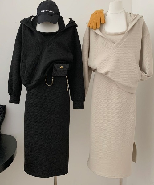 LETee(レティー)の「ホルターネックワンピース&Vプルオーバーセットアップ(セットアップ・レディース・ベージュ/グレー/ブラック・FREE)」の11枚目の写真
