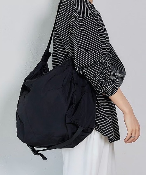 KALENO(カレノ)の「unisex / nylon cross bag(メッセンジャーバッグ・レディース・グレー/ブラック・FREE)」の5枚目の写真