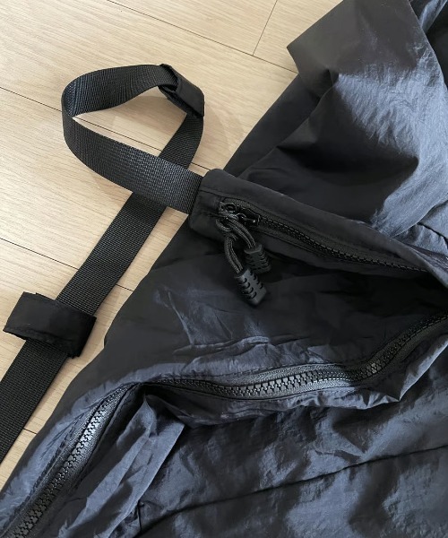 KALENO(カレノ)の「unisex / nylon cross bag(メッセンジャーバッグ・レディース・グレー/ブラック・FREE)」の14枚目の写真