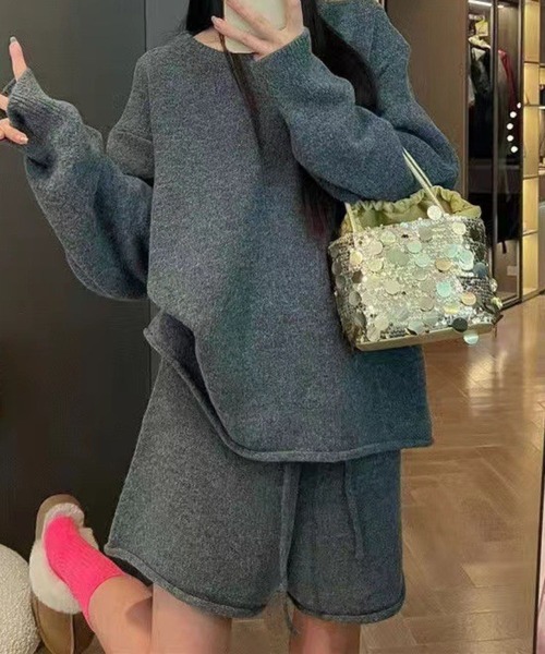 CADBURY(キャドバリー)の「ルーズシルエットニット+ショートパンツセットアップ(ニット/セーター・レディース・グレー/ブラック・FREE)」の3枚目の写真