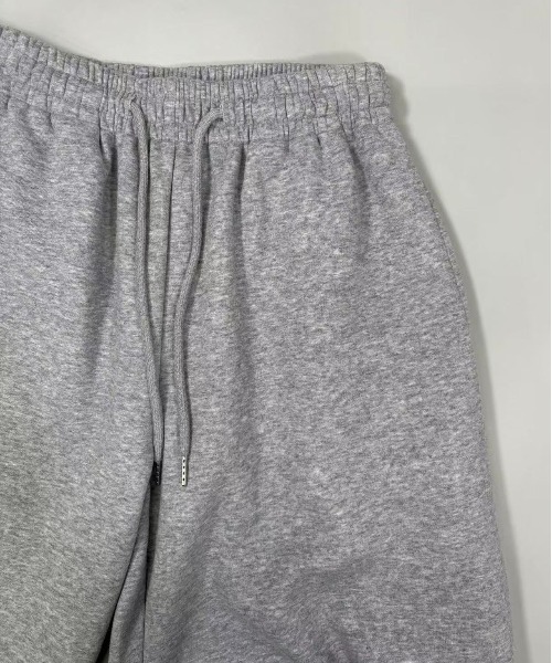 FOLLOWIN(フォロウィン)の「【 UNISEX /オールシーズン 】2color/ブラックグラデーションワイドスウェットパンツ【 裾絞り可能 】(スウェットパンツ・レディース・グレー/ブラック・FREE)」の5枚目の写真