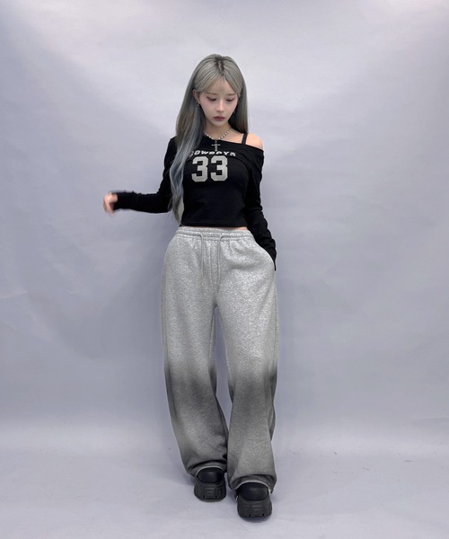 FOLLOWIN(フォロウィン)の「【 UNISEX /オールシーズン 】2color/ブラックグラデーションワイドスウェットパンツ【 裾絞り可能 】(スウェットパンツ・レディース・グレー/ブラック・FREE)」の21枚目の写真