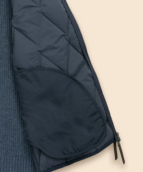 BROOKS BROTHERS(ブルックスブラザーズ)の「ストレッチナイロン/コットンブレンド ニット×キルティング ダウンジャケット(ダウンジャケット/コート・メンズ・ネイビー/ブラウン・LARGE/MEDIUM/SMALL)」の12枚目の写真