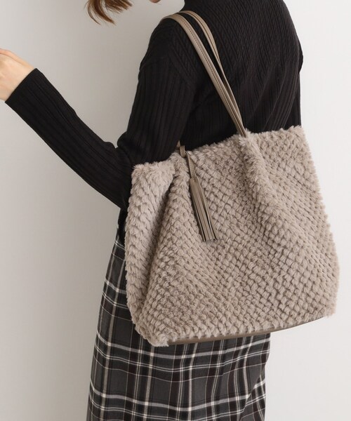 grove（グローブ）の「ポコポコエコファータッセルトート（トートバッグ・レディース・ベージュ/アイボリー/チャコールグレー・00）」の3枚目の写真