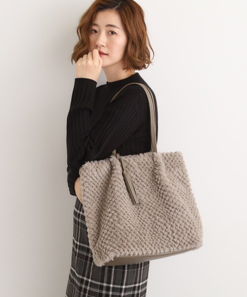 grove（グローブ）の「ポコポコエコファータッセルトート（トートバッグ・レディース・ベージュ/アイボリー/チャコールグレー・00）」の15枚目の写真