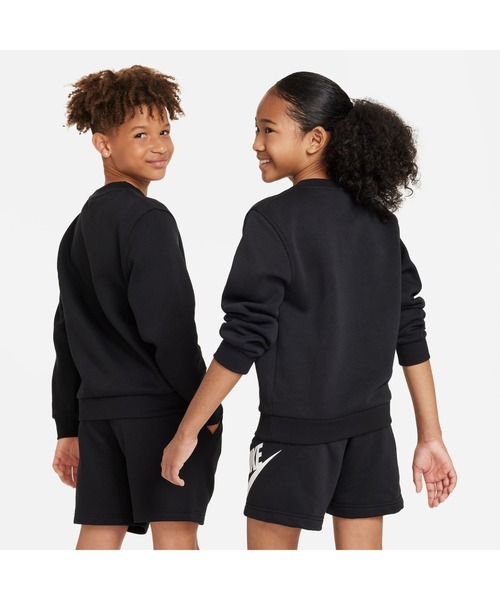 NIKE(ナイキ)の「ナイキ NIKE ナイキ YTH NSW クラブ LBR フリース L/S クルー(スウェット・キッズ・ブラック/ダークグレー・130cm/140cm/150cm/160cm)」の6枚目の写真