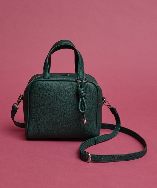 collex(コレックス)の「チャーム付き 2WAYキューブボストン(ボストンバッグ・レディース・ブラック/グレー/イエロー/グリーン・フリー)」の3枚目の写真