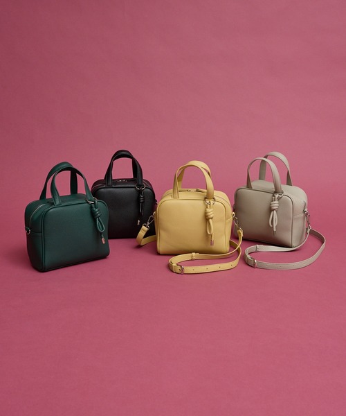 collex(コレックス)の「チャーム付き 2WAYキューブボストン(ボストンバッグ・レディース・ブラック/グレー/イエロー/グリーン・フリー)」の11枚目の写真