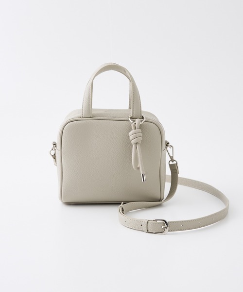 collex(コレックス)の「チャーム付き 2WAYキューブボストン(ボストンバッグ・レディース・ブラック/グレー/イエロー/グリーン・フリー)」の15枚目の写真