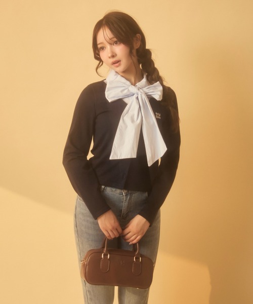 TITTY&CO.（ティティーアンドコー）の「レイヤードリボントップス（ニット/セーター・レディース・ネイビー/グレー・FREE）」の2枚目の写真