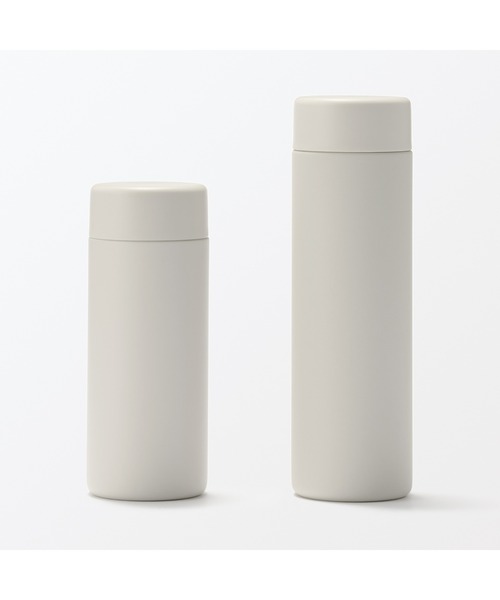 無印良品(ムジルシリョウヒン)の「真空断熱構造 保温保冷ボトル フラットタイプ 500mL(水筒・メンズ・ベージュ系/シルバー/ブラック・FREE)」の12枚目の写真
