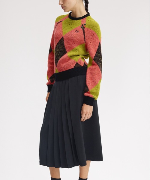 FRED PERRY（フレッドペリー）の「Amy Winehouse Brushed Argyle Knitted Jumper／エイミー・ワインハウス アーガイル起毛ニット（ニット/セーター・レディース・ピンク・10）」の2枚目の写真