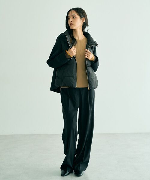 YECCA VECCA（イェッカヴェッカ）の「中綿×カットボンディングZIPフーディー（その他アウター・レディース・グレイッシュベージュ/ブラック・FREE）」の8枚目の写真