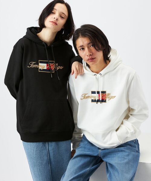 TOMMY HILFIGER（トミーヒルフィガー）の「【オンライン限定】ゴールドエンブロイダーフーディー（パーカー・メンズ・ブラック/ホワイト・SMALL/X-LARGE/MEDIUM/LARGE）」の4枚目の写真
