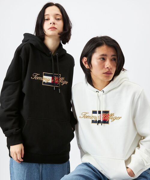 TOMMY HILFIGER（トミーヒルフィガー）の「【オンライン限定】ゴールドエンブロイダーフーディー（パーカー・メンズ・ブラック/ホワイト・SMALL/X-LARGE/MEDIUM/LARGE）」の9枚目の写真