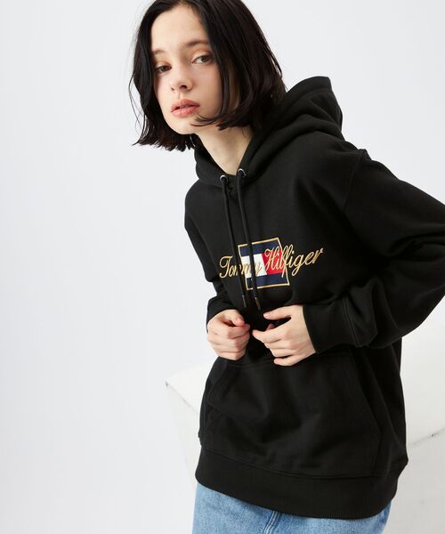 TOMMY HILFIGER（トミーヒルフィガー）の「【オンライン限定】ゴールドエンブロイダーフーディー（パーカー・メンズ・ブラック/ホワイト・SMALL/X-LARGE/MEDIUM/LARGE）」の13枚目の写真