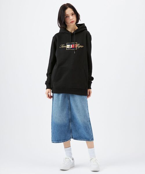 TOMMY HILFIGER（トミーヒルフィガー）の「【オンライン限定】ゴールドエンブロイダーフーディー（パーカー・メンズ・ブラック/ホワイト・SMALL/X-LARGE/MEDIUM/LARGE）」の14枚目の写真