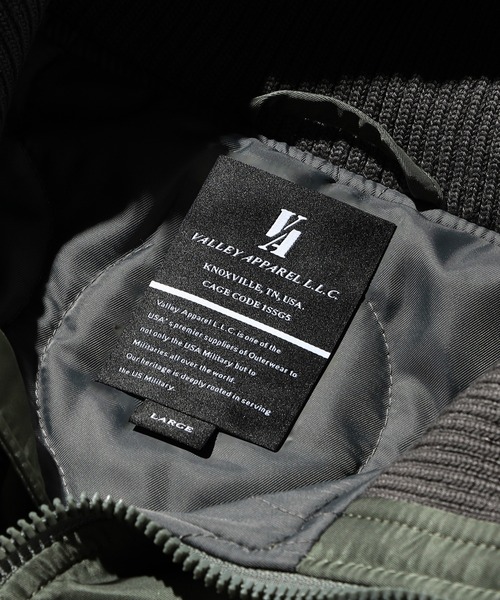 Valley Apparel(バレーアパレル)の「フーデッドリブフライトナイロンジャケット/フライトジャケット(ミリタリージャケット・メンズ・ネイビー/ダークグレー/シルバー/ブラック/グレー系その他・SMALL/MEDIUM/LARGE/X-LARGE)」の18枚目の写真